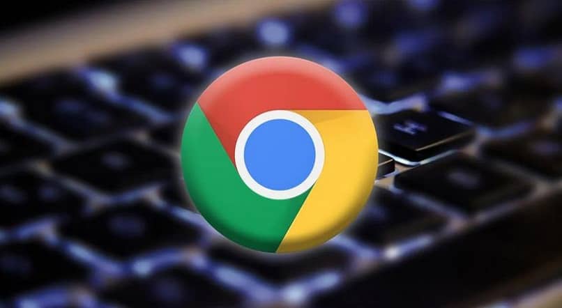 logotipo de google chrome en la foto del teclado