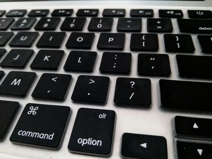 teclado de la computadora portátil