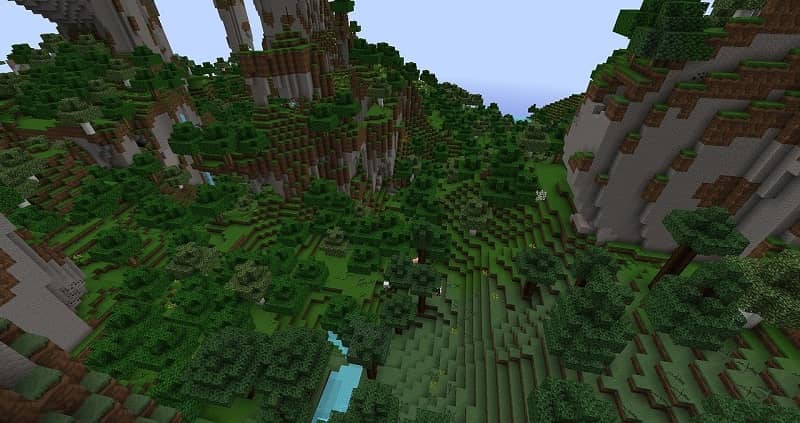 Encuentra manzanas en el bosque de Minecraft