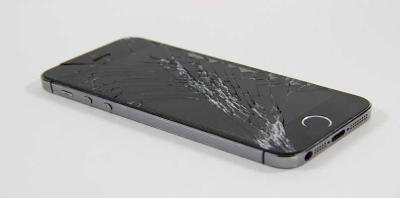 iphone con vidrios rotos