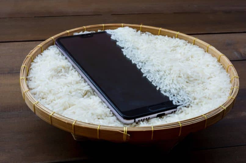 canasta de arroz blanco móvil