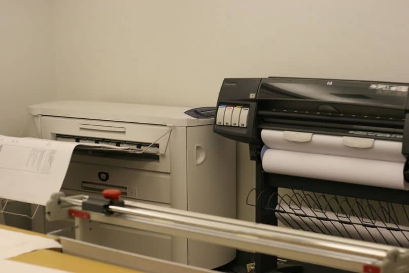 Cómo eliminar corrientes negras de una fotocopia: una solución