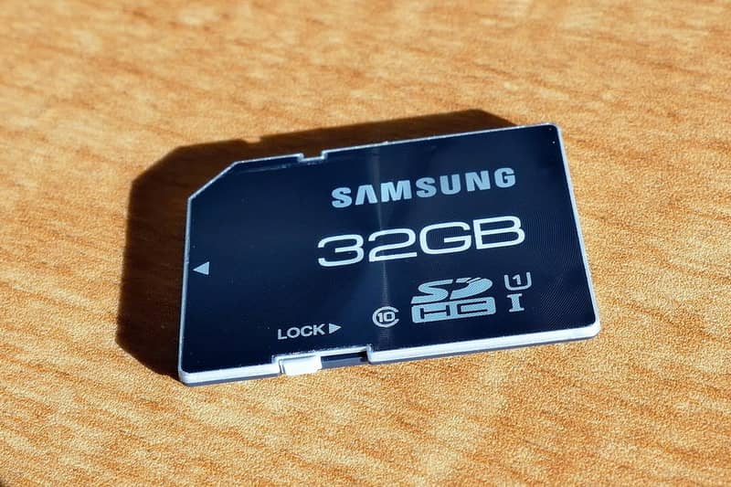 Cómo descargar todo en la memoria SD: instale aplicaciones directamente en la tarjeta SD y en la memoria libre