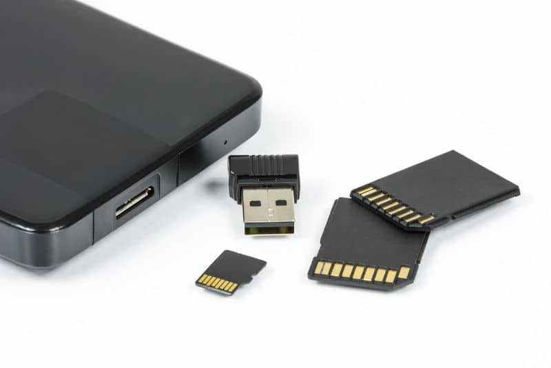 Cómo conectar una memoria USB a un teléfono celular o teléfono móvil para transferir o transferir archivos