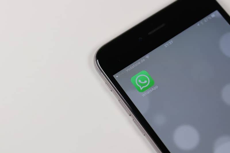 Cómo limpiar y borrar la memoria caché de WhatsApp para liberar espacio en Android y iPhone