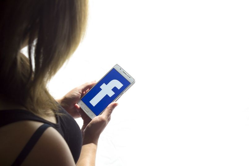 Cómo agregar una imagen de perfil privado a su cuenta de Facebook: teléfono móvil y PC