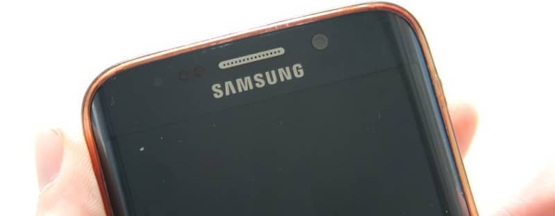 'Mi móvil Samsung vibra pero no se enciende' - Solución (ejemplo)