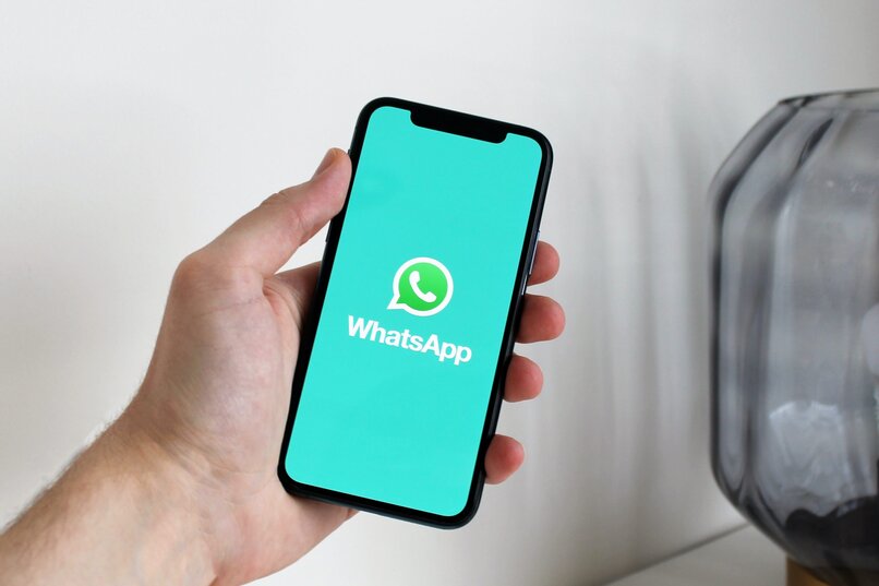 ¿Cómo puedo actualizar la aplicación WhatsApp en iPhone?  - Actualización completa